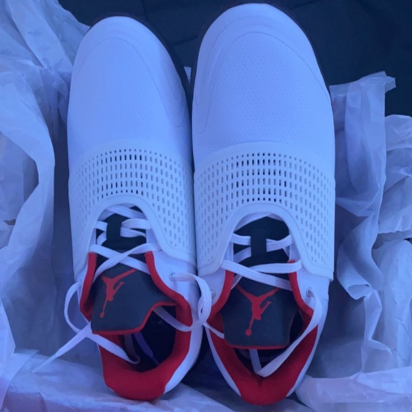 Nike - Picture 3 of 6